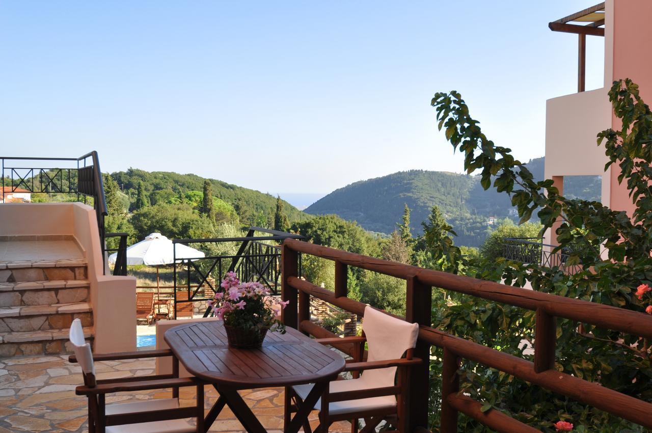 Harvest Moon Apartments Lixouri Exterior foto