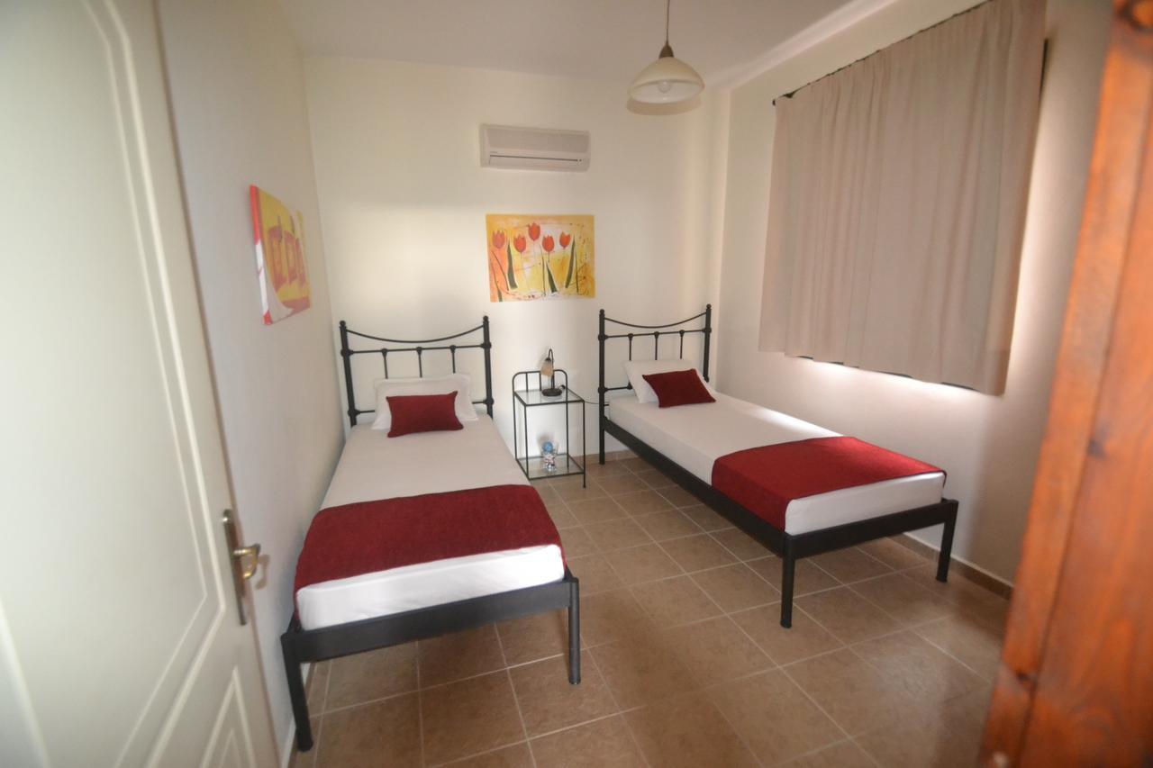Harvest Moon Apartments Lixouri Exterior foto
