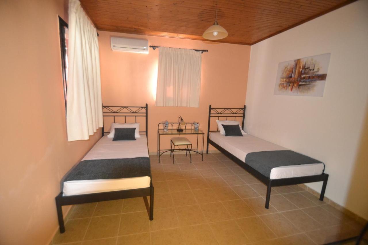 Harvest Moon Apartments Lixouri Exterior foto