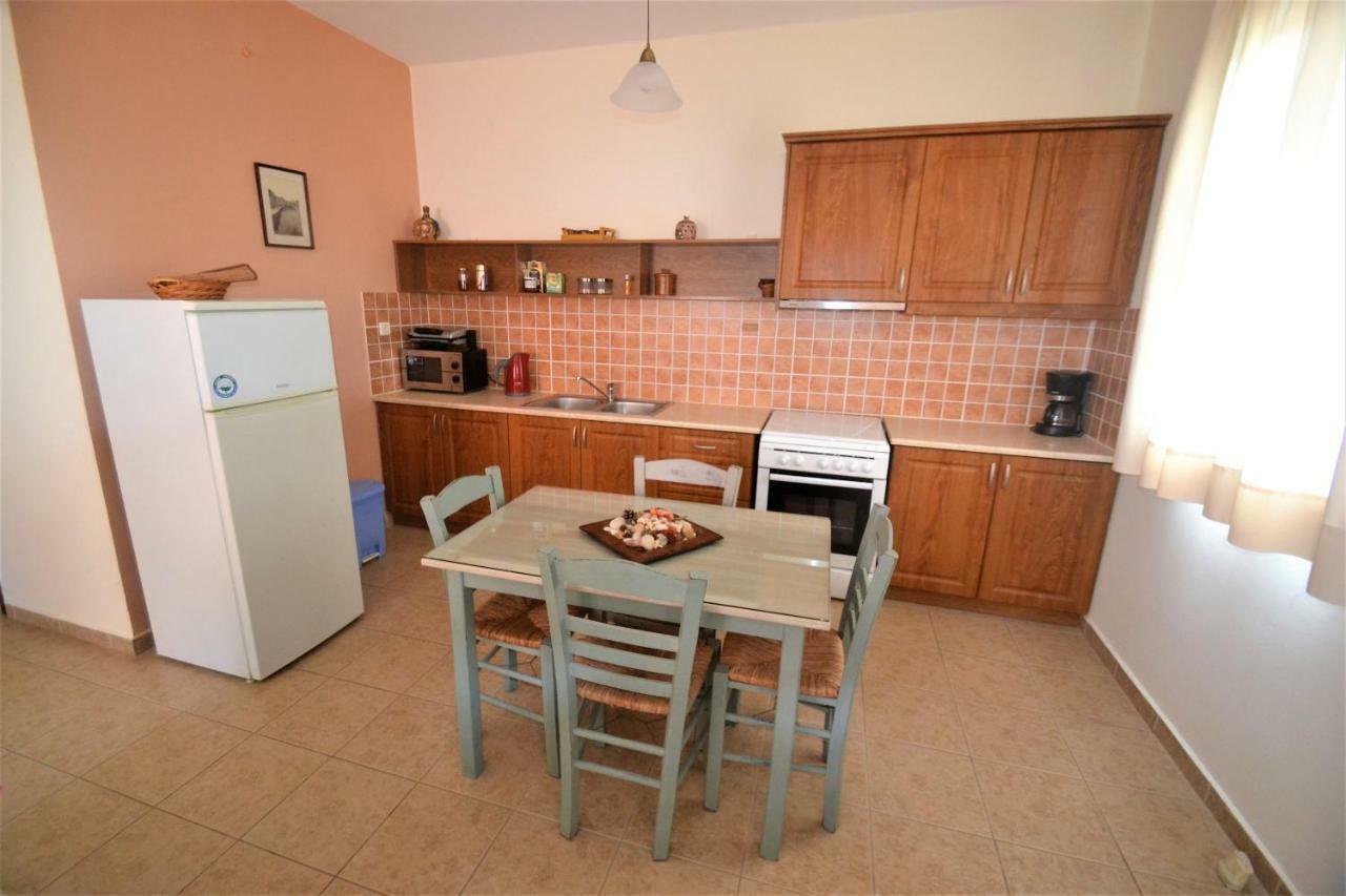 Harvest Moon Apartments Lixouri Exterior foto
